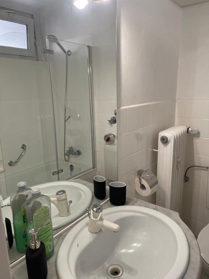 Ruhige Wohnung Mit Parkplatz, Charmantes Viertel Kassel Buitenkant foto